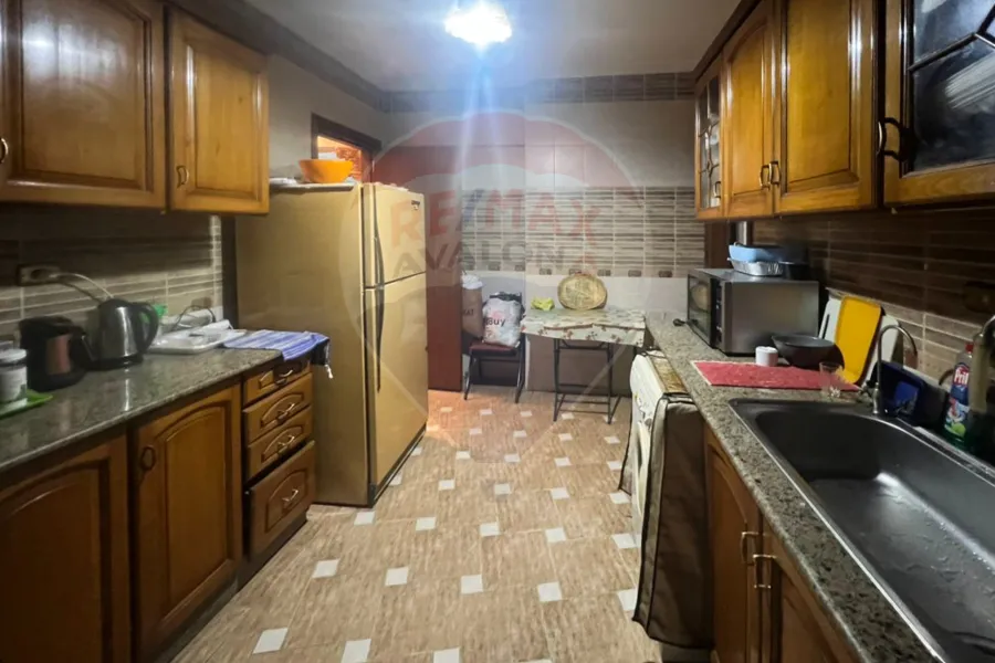 شقة للإيجار المفروش 212 م سموحة (ش كمال الدين صلاح)