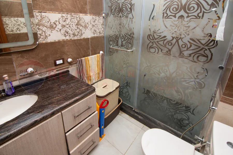 شقة للبيع (لاند مارك) سموحة 150 م