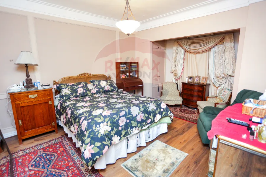 Apartment for sale 350 m Kafr Abdo (Saint Genie Square)