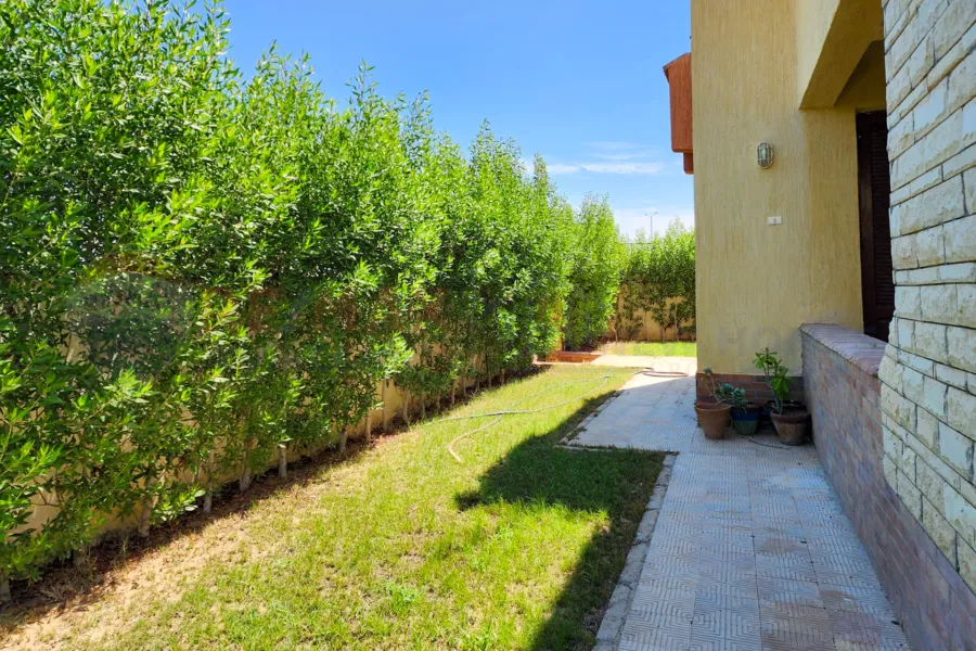 فيلا ستاند الون كورنر للبيع (سيدي كرير ك 40) 400 م