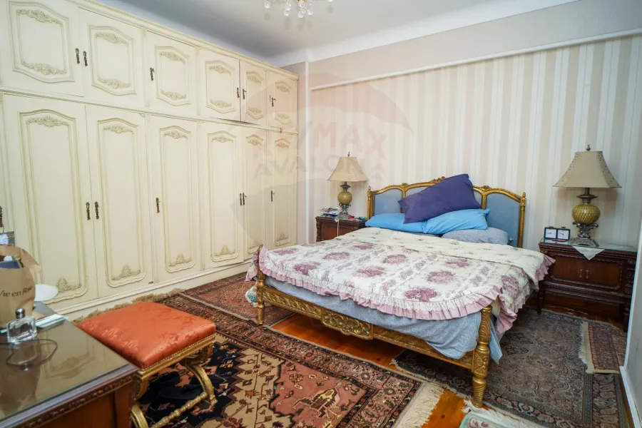 شقة للبيع 170 م لوران (ش عبد السلام عارف)