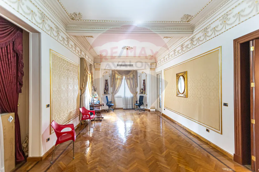 شقة للبيع 410 م كليوباترا ( على الترام مباشره )