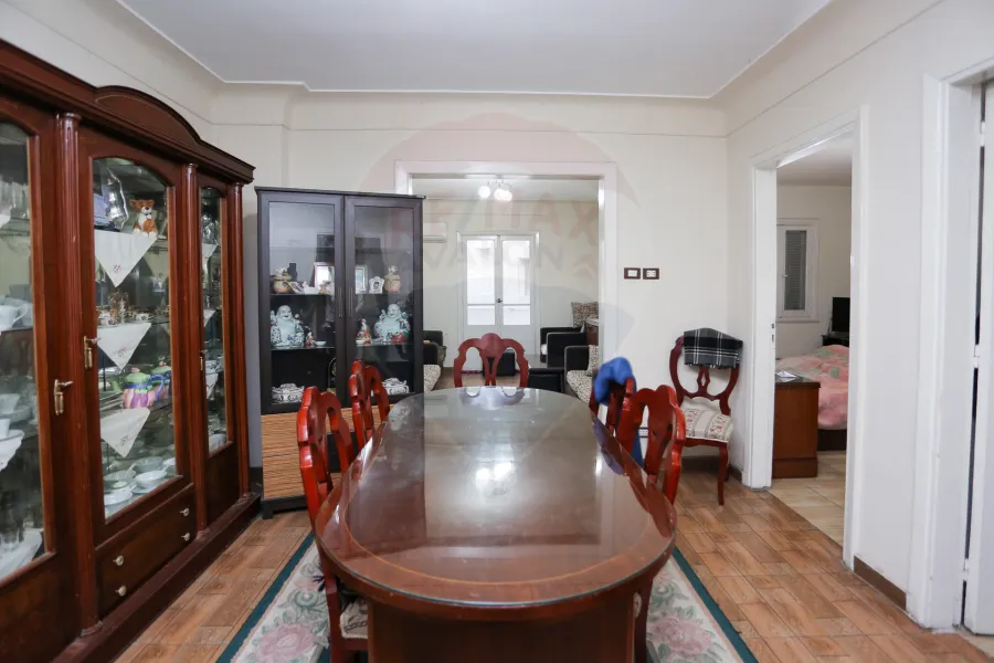 شقة للبيع 200 م جناكليس (ش ابو قير)