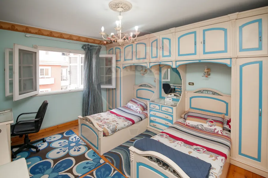 شقه للبيع 255 م سموحة (ش مصطفى كامل)