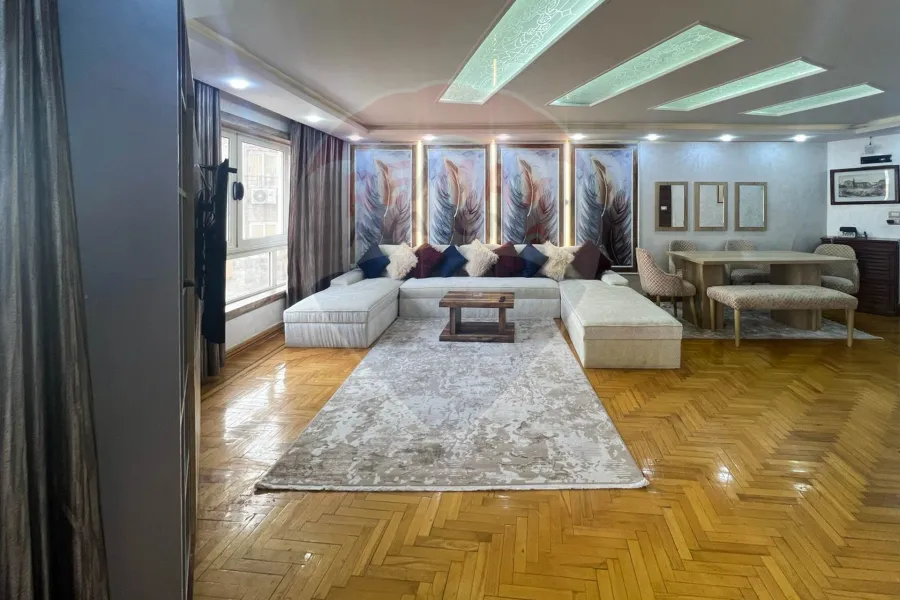 شقة دوبلكس للبيع 120 م جليم (علي البحر مباشرة)