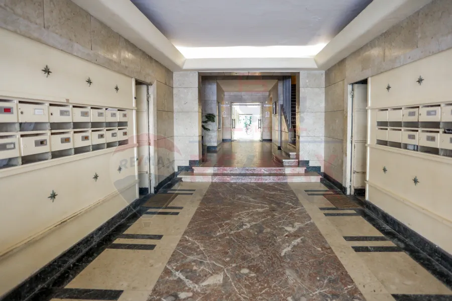 Apartment for Sale 320 m Stanly (Next to Evangelical Church)