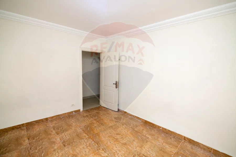 Apartment for rent 185 m Janaklis (Al-Horaya Road)