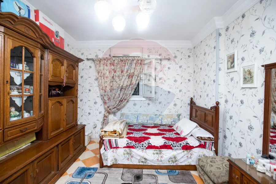 Apartment for sale 150 m Camp Ceasar (Steps from the sea)