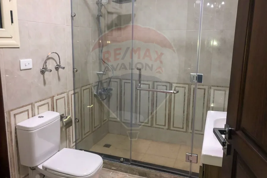 شقة للبيع 200 م سان أستيفانو ( خطوات من الفورسيزون )