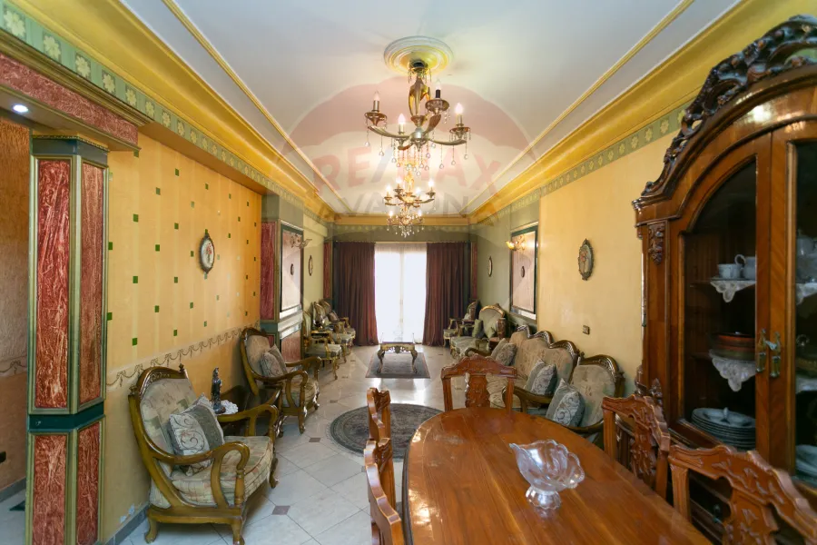 شقة للبيع 175 م سموحة (ش توت عنخ آمون)