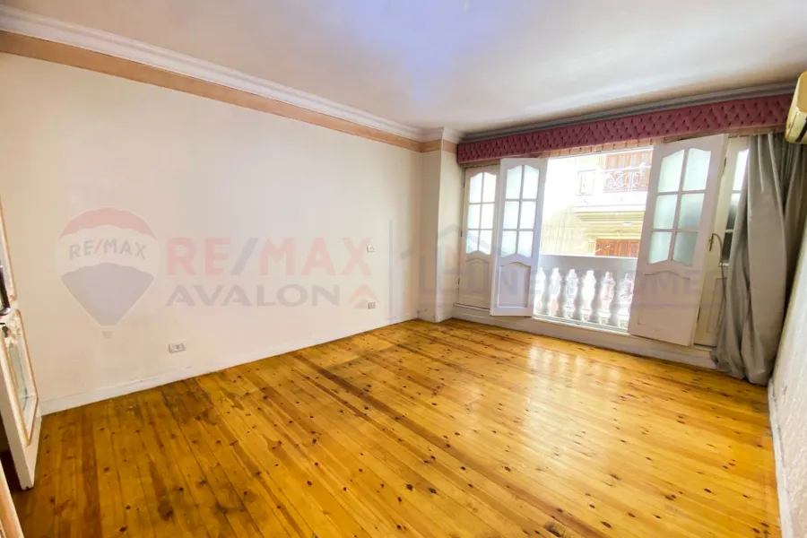 Apartment for sale 230 m Saba Basha (steps from Abu Qir St. and tram)