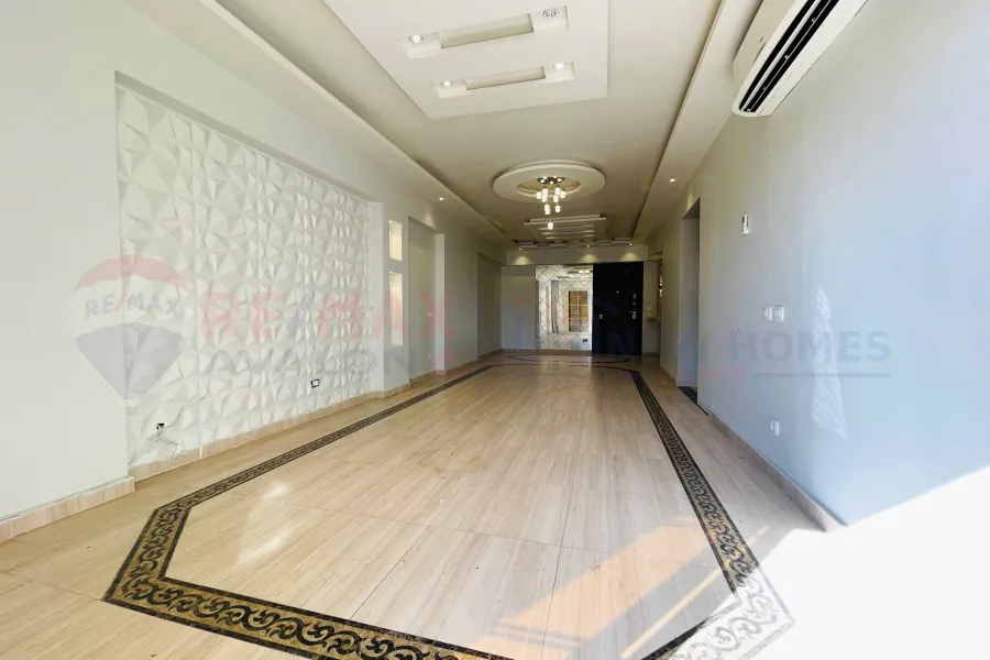 شقة للبيع 200 م سان ستيفانو (على الترام مباشرة)