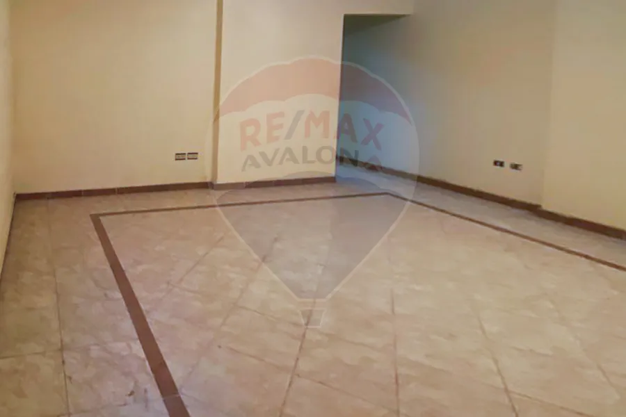 Apartment for sale 110 m Bolkeley (off Lavison Street)