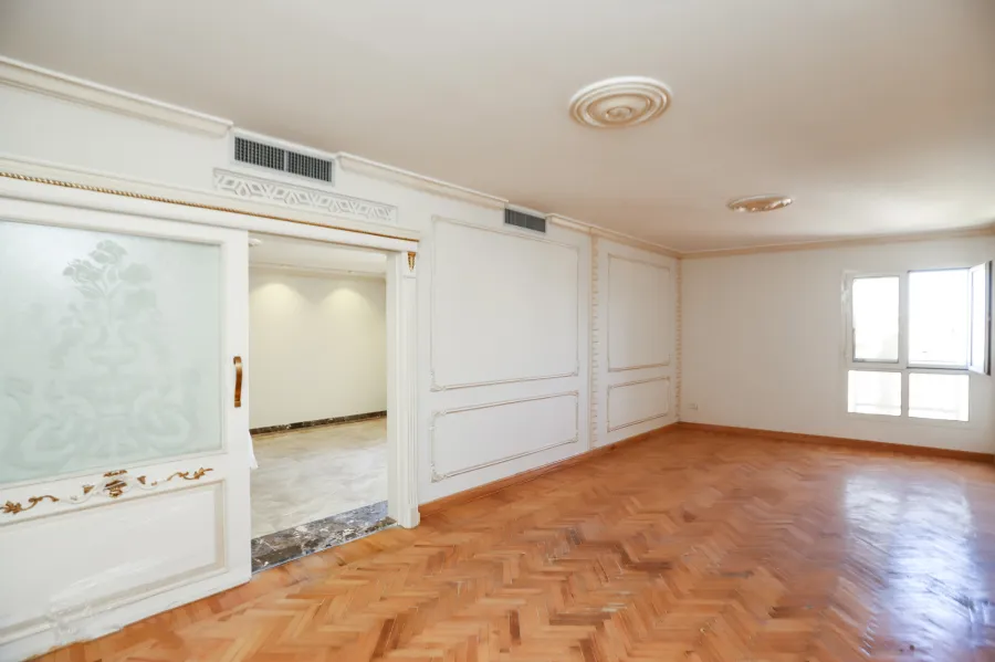 شقة للبيع 297 م الشاطبي (امام حديقة الشلالات)