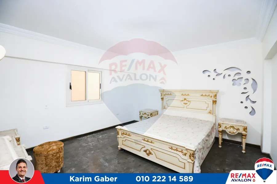 شقة للبيع 250م رشدي (شارع ابراهيم حلمي )-اول سكن