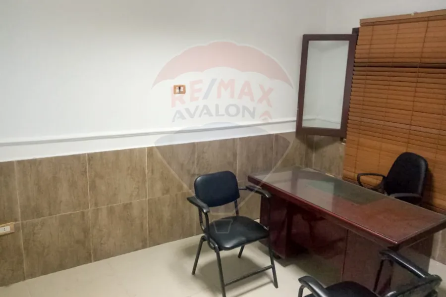 مقر إداري للبيع 75 م ميامي (ش 45 - خطوات من البحر)