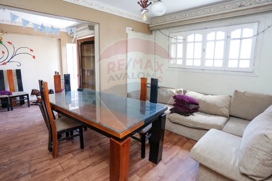 شقه للبيع  100 م  محرم بك ( قناه السويس - خطوات من خدمه اجتماعيه )