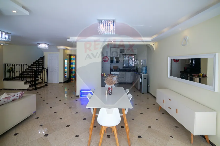 فيلا تاون هاوس للبيع 205 م كينج مريوط (أليكس ويست)