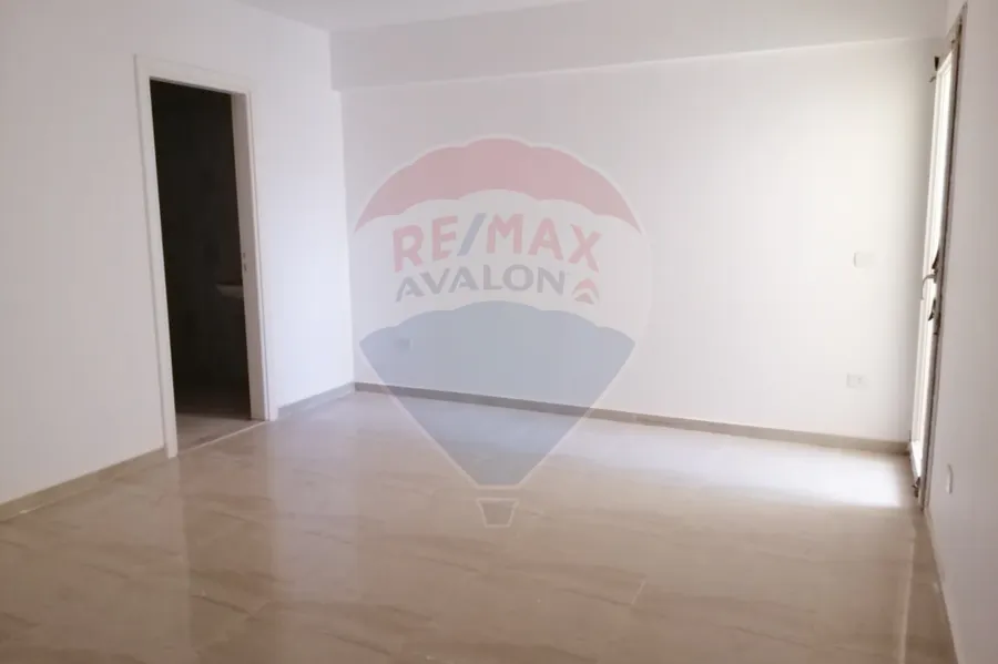 شقة للإيجار 170م سموحة (كومباوند الصيادلة)