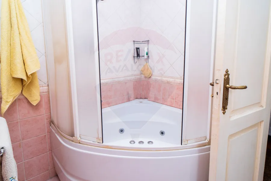 Apartment for Sale 207 m San Stefano (steps from the tram)