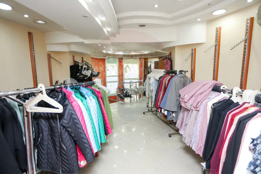 محل دوبلكس للبيع 104 م + 65 م محطة الرمل (ش النبي دانيال) - يصلح لكافة الانشطة التجارية