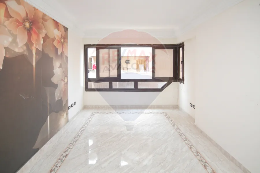 شقة  للبيع 120 م  زيزينيا (شارع ابراهيم العطار)