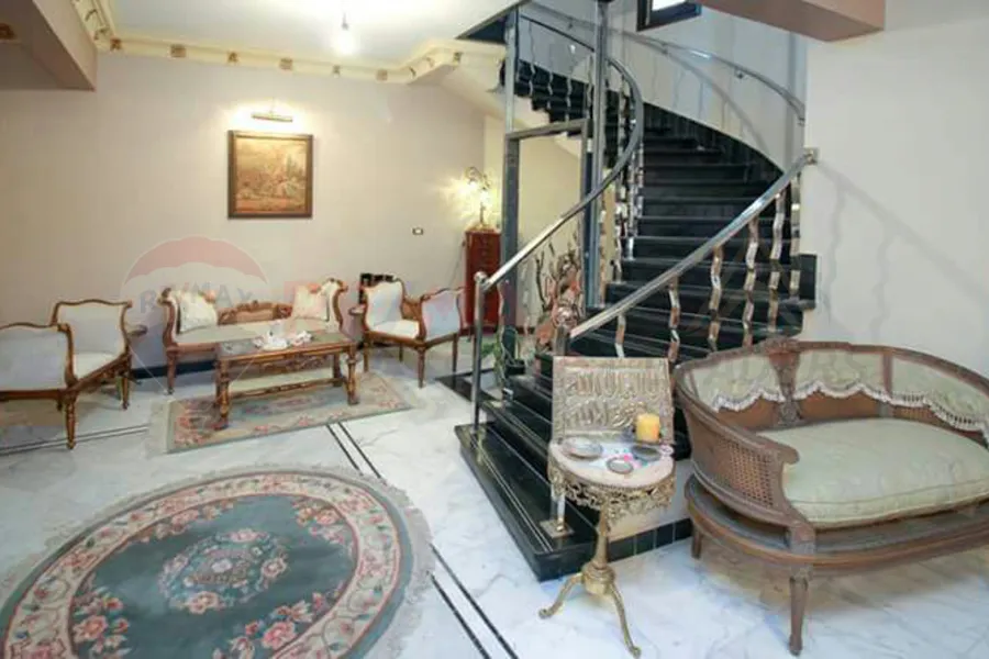 شقة دوبلكس للبيع 345 م كفر عبده (ش سانت جينى)