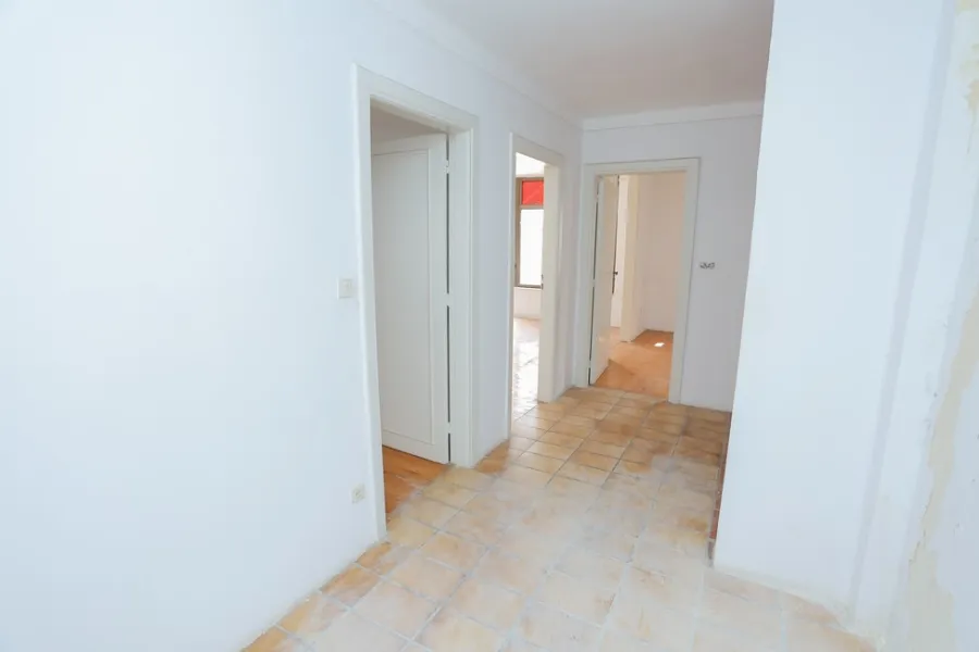 Duplex Apartment For Sale 180m net Lauran (Steps From Serhank St.)