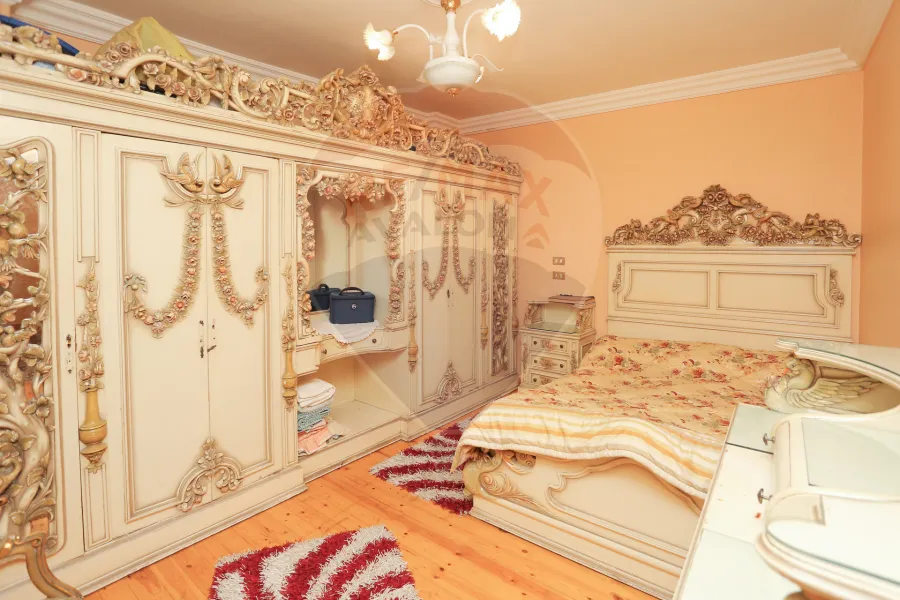 Furnished apartment for Rent 175 m Zezinia (Steps from Abo Qir st.)