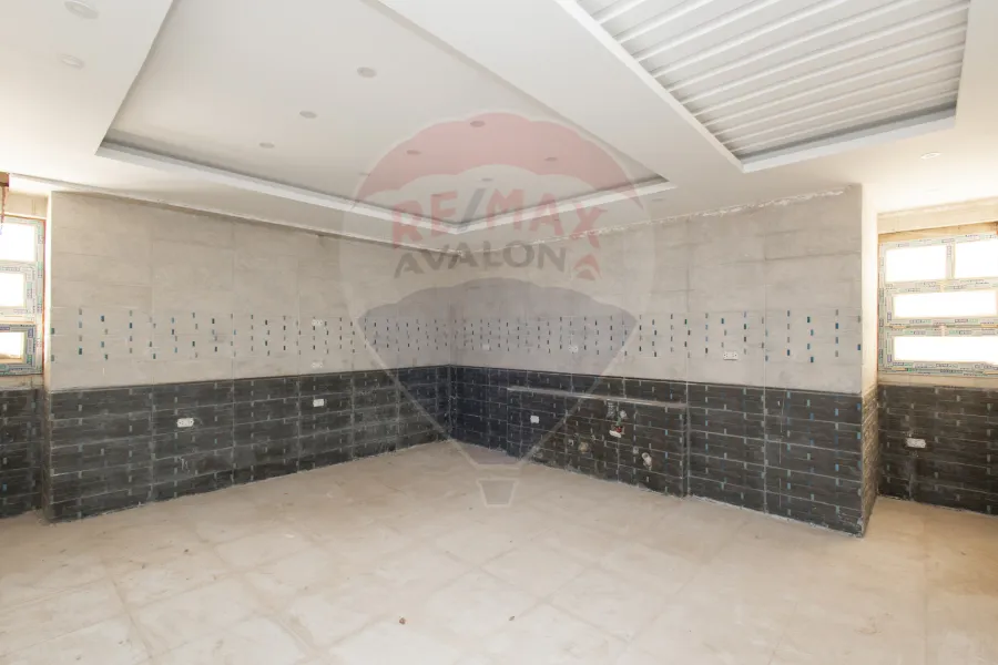 Penthouse for sale 825 m Al-Mandara (Cecelia compound)