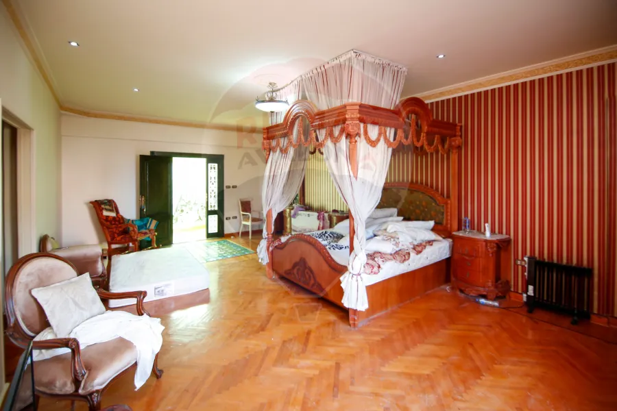 Villa for sale 1,650 m King Mariout (106 st)