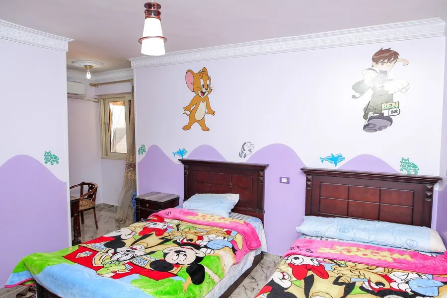 شقة للايجار مفروش 170م ستانلى (2 نمرة من البحر)