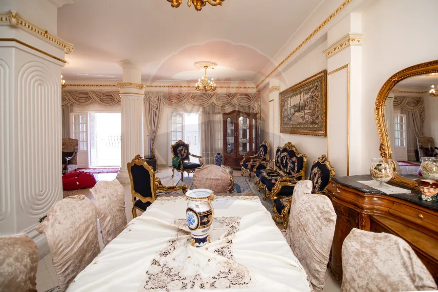 شقه + بنتهاوس للبيع 640 م سموحة (ش بهاء الدين الغتوري)