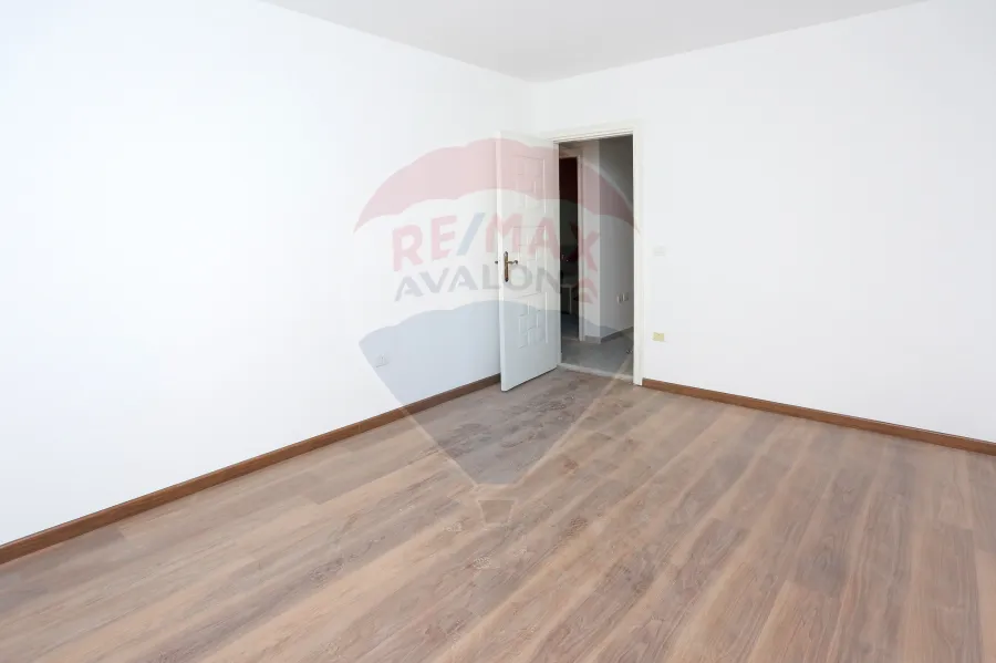 شقة للبيع  198 م سموحة (كومباوند الصيادلة 2)