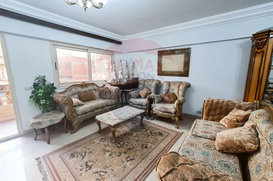 شقة للايجار المفروش 150 م لوران (خطوات من البحر)