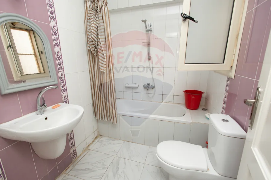 شقة للبيع 170 م المعمورة الشاطئ (خطوات من البحر)