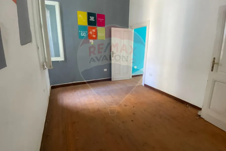 شقة للإيجار 200 م الأزاريطة (متفرع من ش شامبليون)