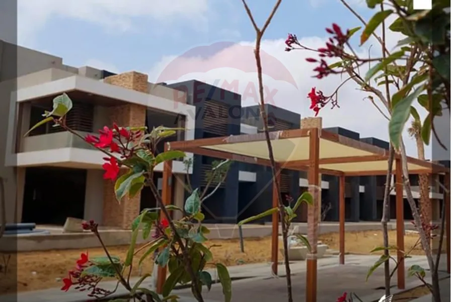 فيلا تاون هاوس للبيع (R7 - Midtown Villa) العاصمة الإدارية 300 م