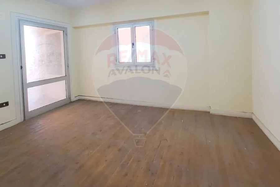 Apartment for sale 300 m Fleming (directly on the tram)