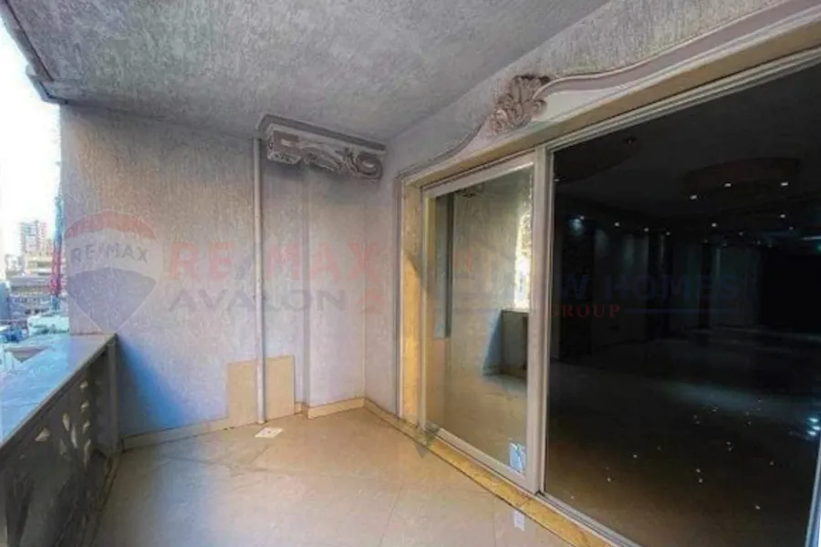 شقة للبيع 235 م جليم ( ش ابو قير - عمارة براند )