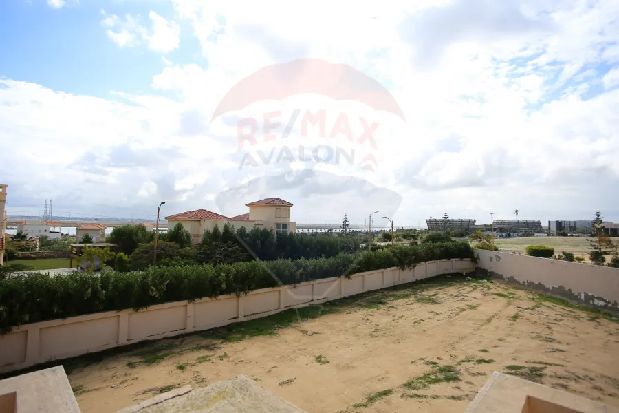 فيلا ستاند الون للبيع 1,200 م كينج مريوط (اليكس ويست)