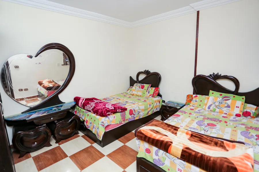 شقة مفروش للإيجار 140 م ميامي ( خلف سنترال ميامي)-