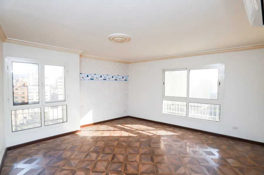 شقة للبيع 297 م الشاطبي (امام حديقة الشلالات)