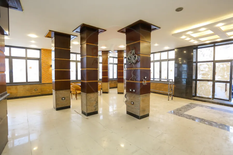 Store for sale 423 m + Mizzane 70 m Al-Mansheya (Direct on sea) - available for cafe or restaurant