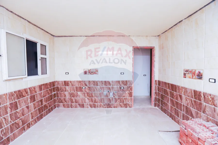 شقة للبيع 150 م المنتزة( ابراج الحلواني - رويال بلازا )