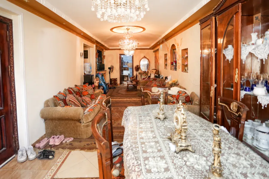 شقة للبيع  170 م جناكليس (ش ذو الفقار)