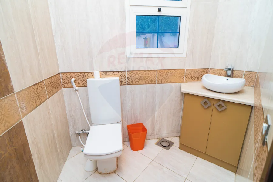 فيلا للإيجار المفروش 1,100  م كينج مريوط (متفرع من طريق الكافوري)