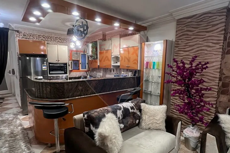 شقة للبيع 110 م سيدي بشر(تاني نمره من البحر)