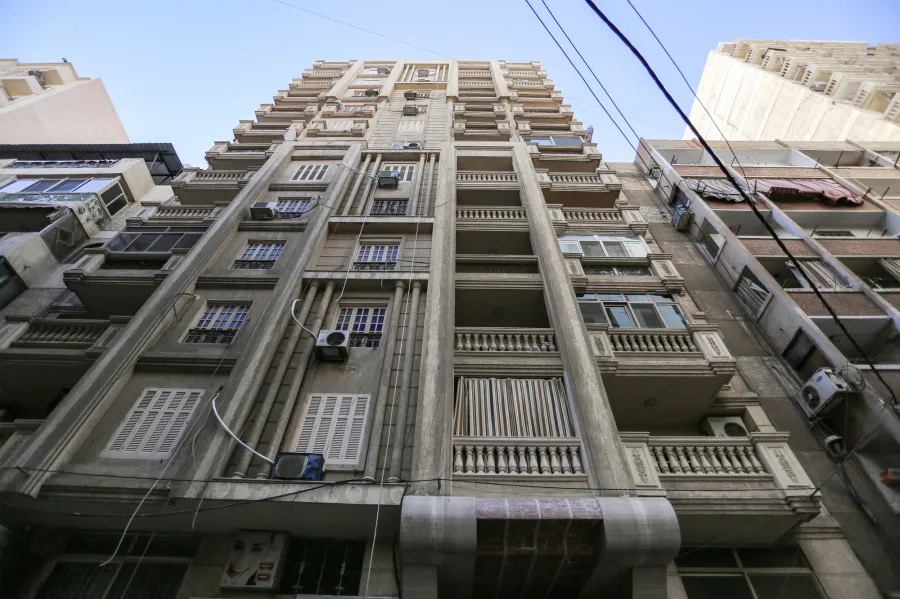 شقة للبيع 188م لوران (خطوات من ش أبو قير)