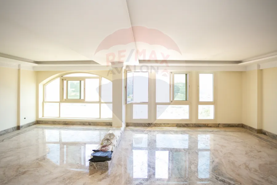 شقة للبيع 225 م سموحة (بيتك في النادي)